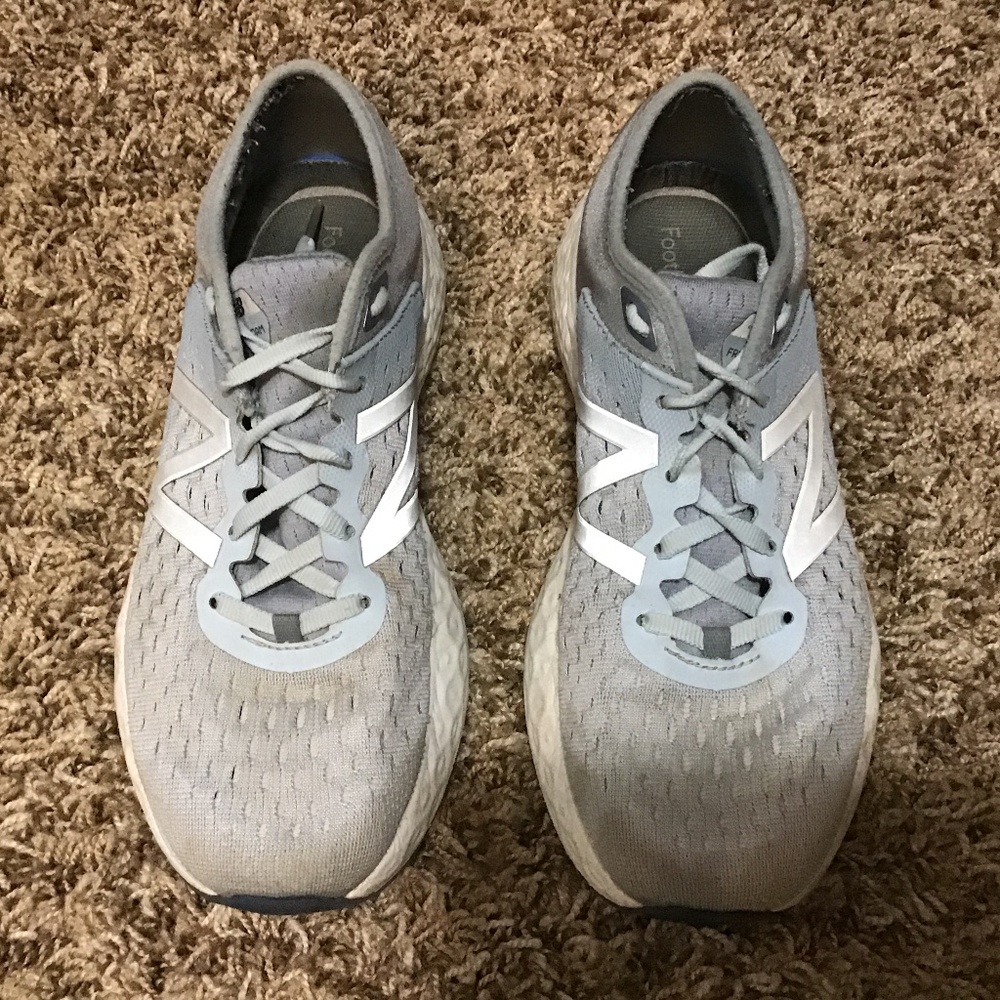 New balance tennis shoes